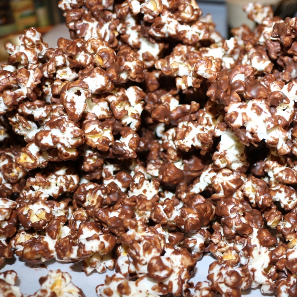 Almond Bark Popcorn