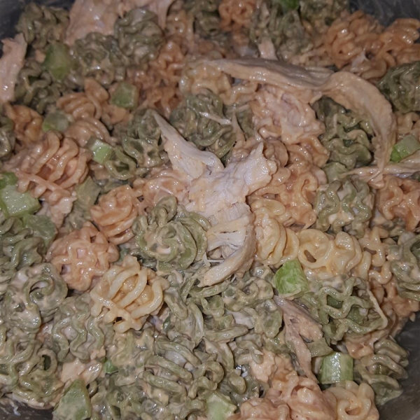 Tangy Buffalo Chicken Pasta Salad