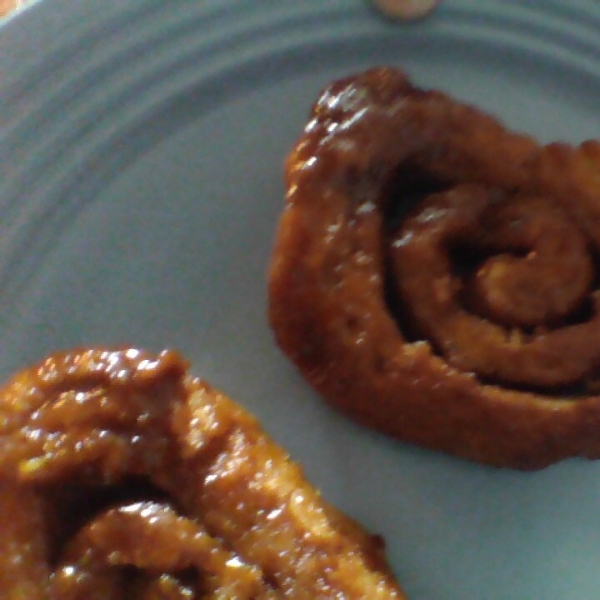 Gooey Caramel Cinnamon Rolls