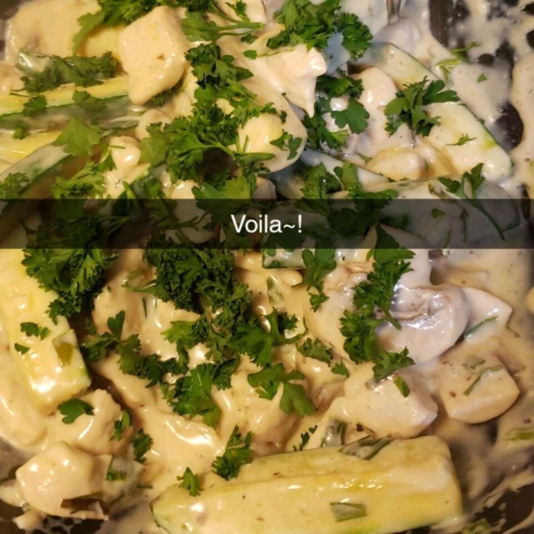 Easy Chicken with Mushrooms and Zucchini in Cream Sauce