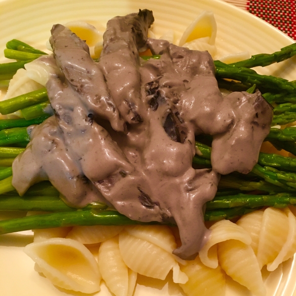 Pasta Shells with Portobello Mushrooms and Asparagus in Boursin Sauce