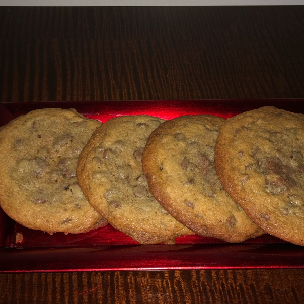Giant Chocolate Chip Cookies