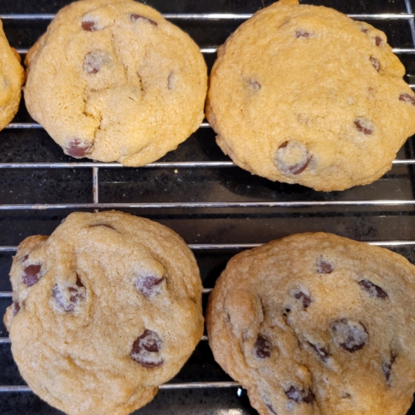 Giant Chocolate Chip Cookies