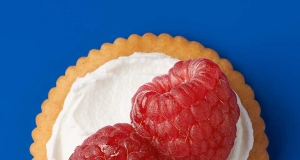 RITZ Berries and Creme Toppers