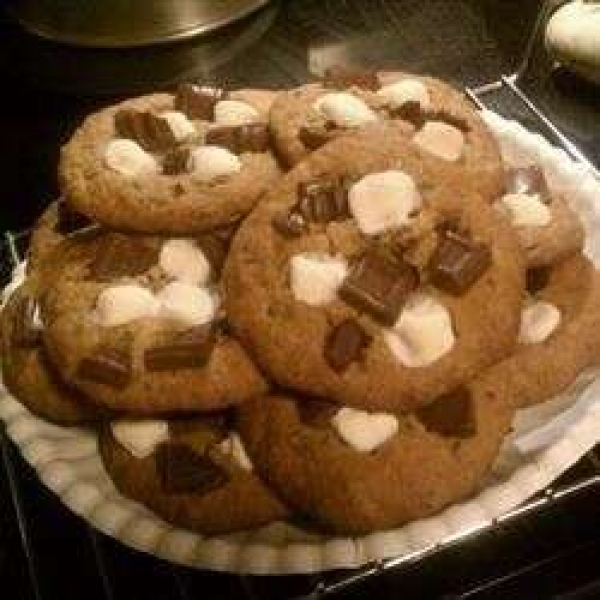 S'mores Cookies with Graham Crackers