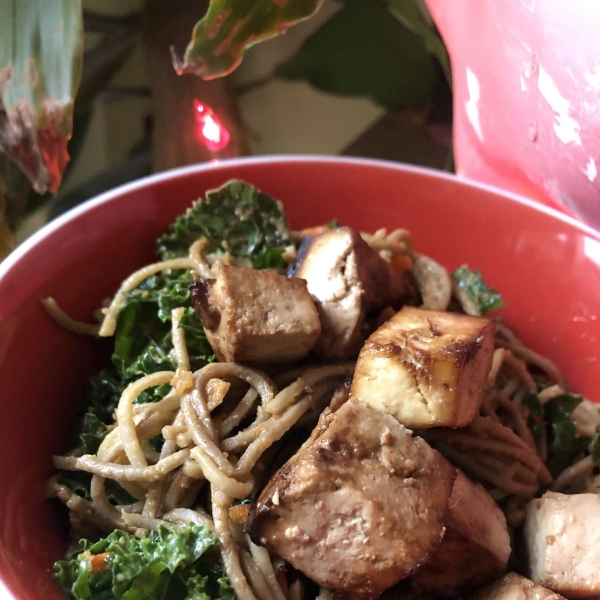 Vegetarian Udon Noodles with Peanut Sauce