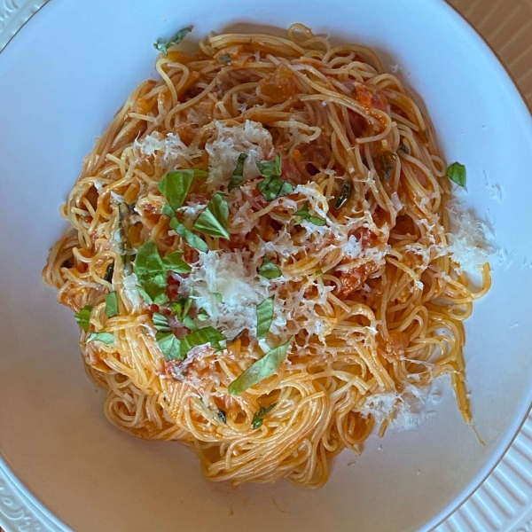 Tomato and Garlic Pasta