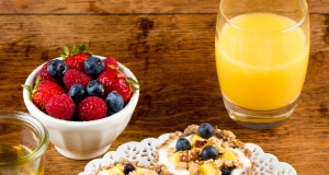 Quaker® No-Bake Granola and Yogurt Tarts