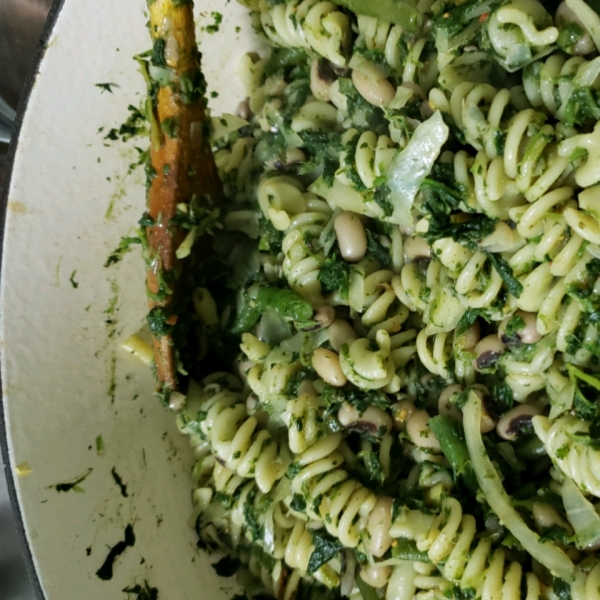 Whole-Family Pasta with Broccoli and Cauliflower