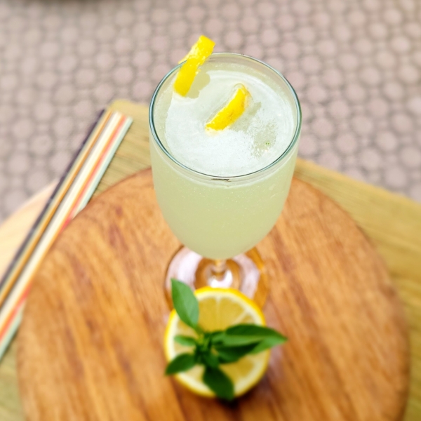 Limoncello Basil Spritz