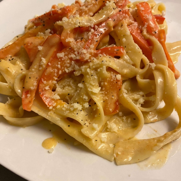 Fettuccine with Sweet Pepper-Cayenne Sauce