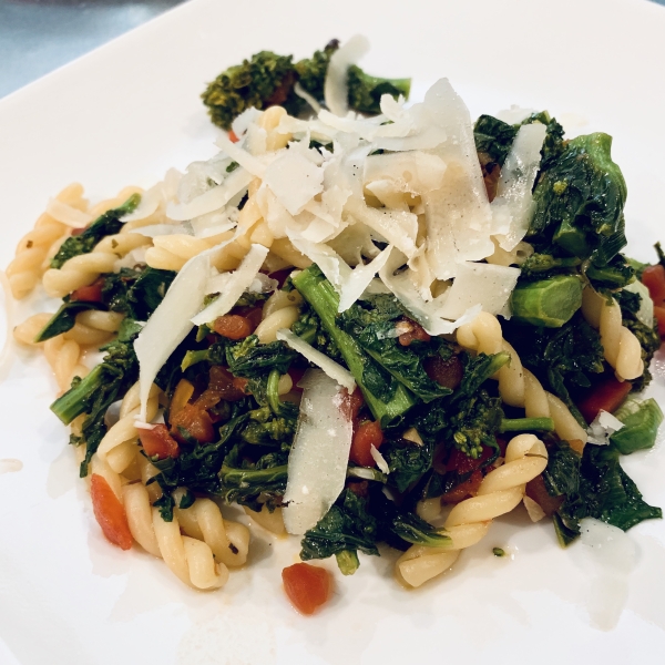 Fusilli with Rapini (Broccoli Rabe), Garlic, and Tomato Wine Sauce
