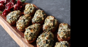Baked Spinach and Artichoke Toasts