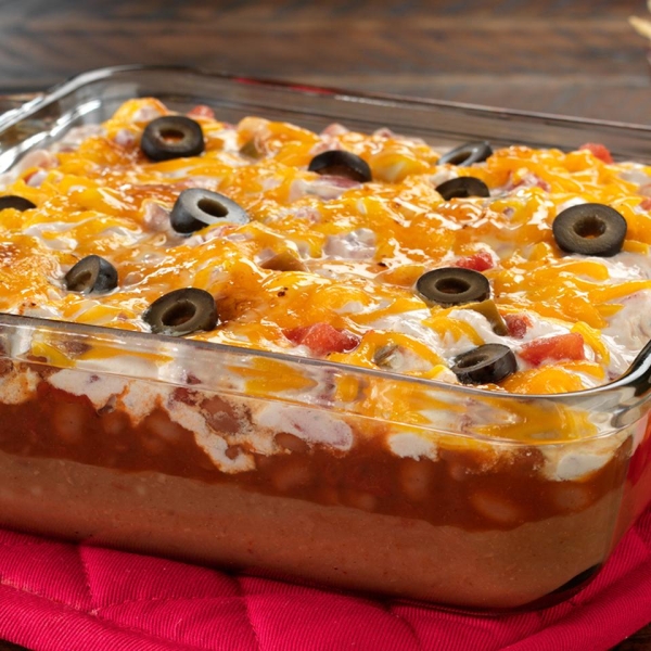BUSH'S® Spicy Sriracha Layered Dip