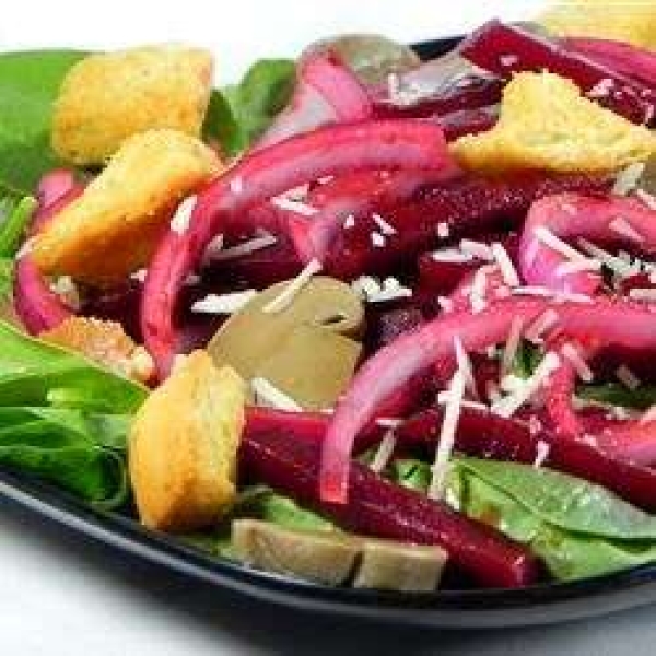Nicole's Balsamic Beet and Fresh Spinach Salad