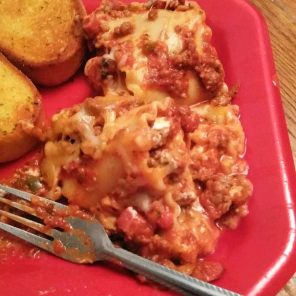 Beefy Lasagna Roll-Ups