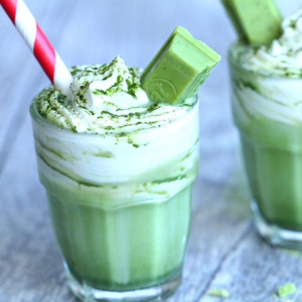 Vegan Matcha Latte with Coconut Cream