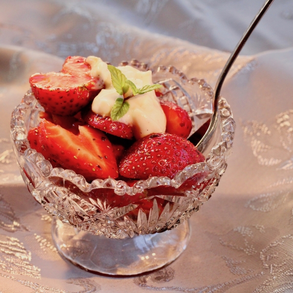 Sweet and Tart Strawberry Salad