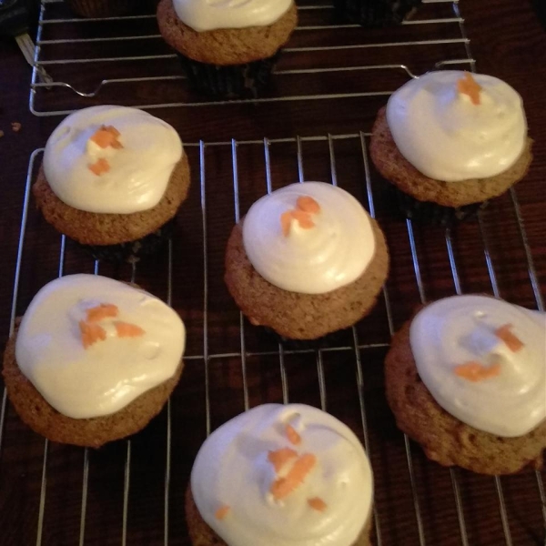 Lemon Frosted Carrot Cake Cupcakes