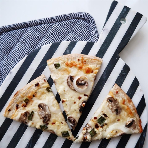 Grilled Chicken Alfredo Flatbread Pizzas