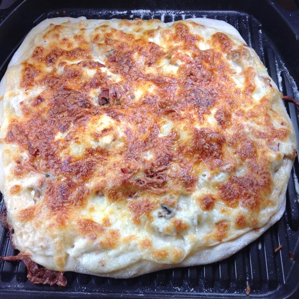 Grilled Chicken Alfredo Flatbread Pizzas