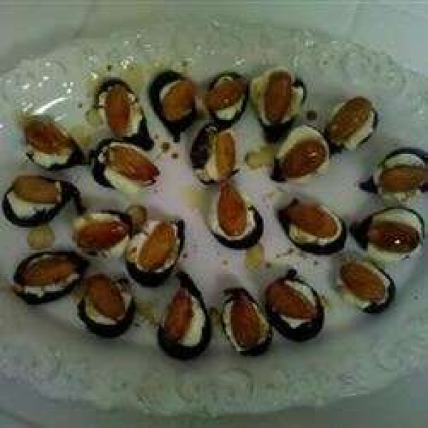 Elegant Fig Appetizers with Goat Cheese and Almonds