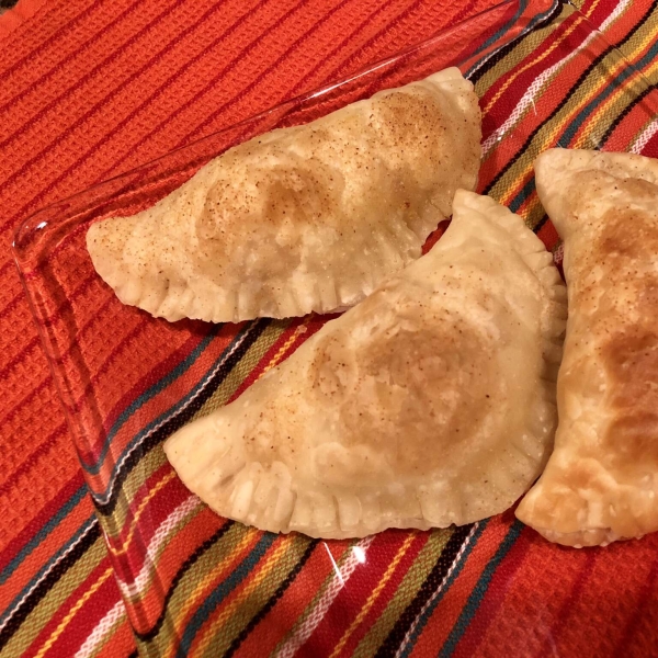 Empanadas de Jamon, Queso, y Huevo Duro (Ham, Cheese, and Hard-boiled Egg Empana