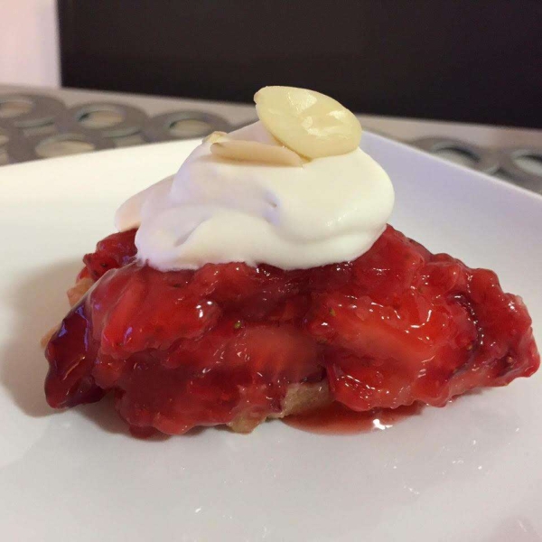Fresh Strawberry Almond Pie