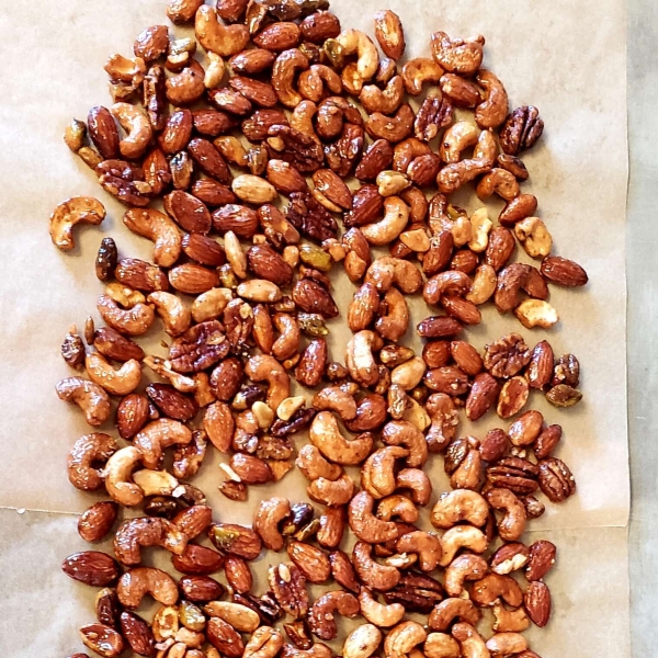 Sweet, Salty, Spicy Party Nuts