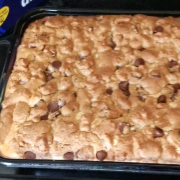 Chocolate Chip Cheesecake Bars