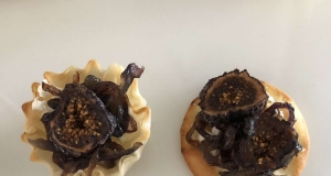 Figs with Caramelized Onions and Goat Cheese