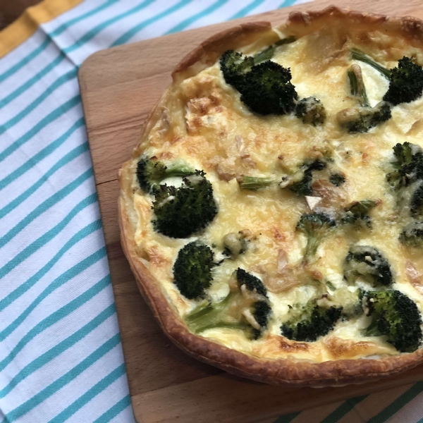Simple Broccoli and Brie Cheese Quiche
