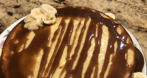 Banana Cheesecake with Caramel Sauce