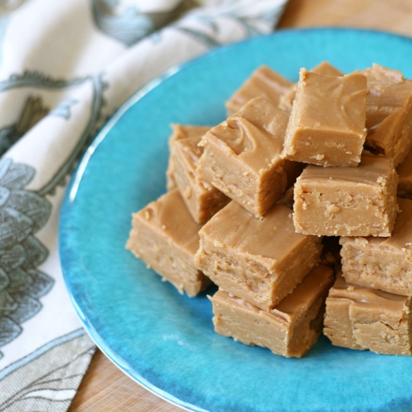 Easy Two-Ingredient Peanut Butter Fudge