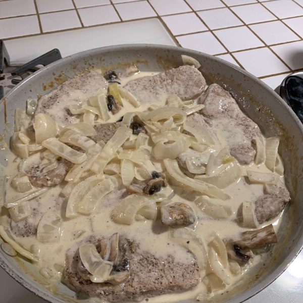 Amazing Pork Chops in Cream Sauce