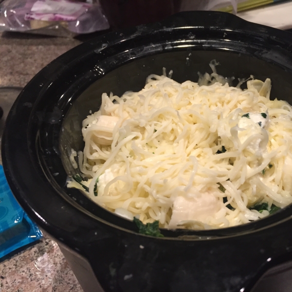 Slow Cooker Spinach-Artichoke Dip
