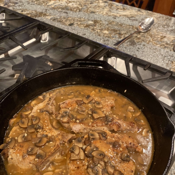 Pork Chops in Garlic Mushroom Sauce