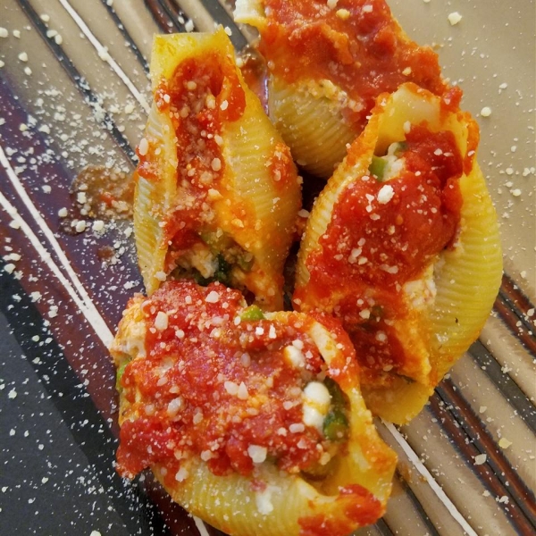 Jumbo Shells with Asparagus, Prosciutto, Ricotta Cheese and Three Cheese Sauce