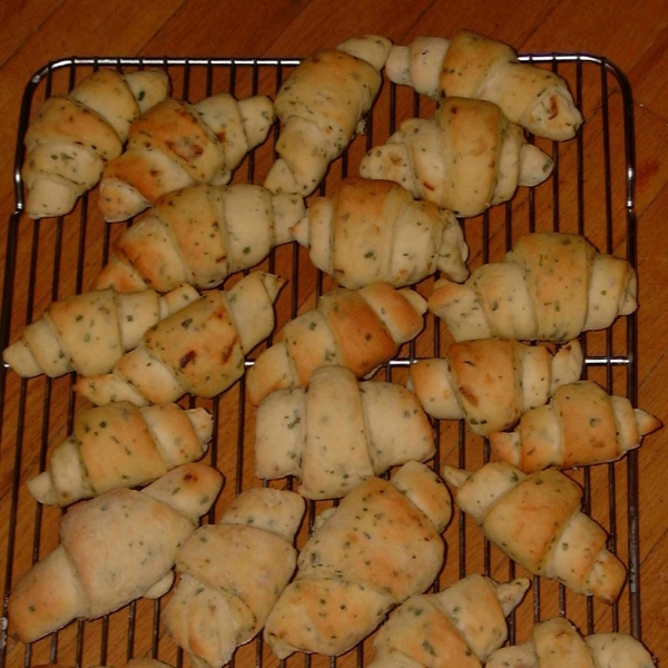 Fresh Herb Dinner Rolls