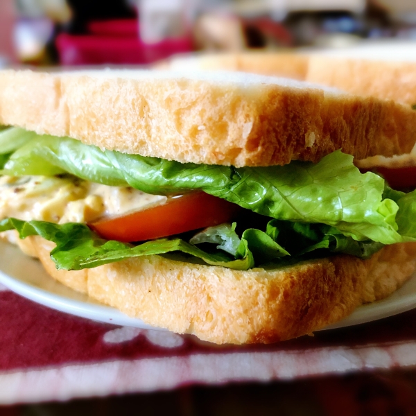 Tomato Basil Egg Salad Sandwich