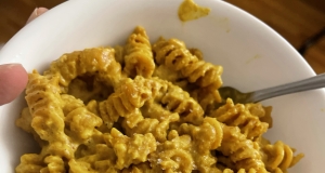 Easy Creamy Vegan Macaroni and Cheese