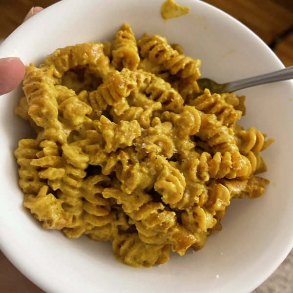 Easy Creamy Vegan Macaroni and Cheese