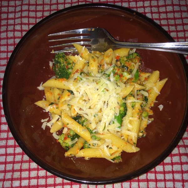 Penne with Red Pepper Sauce and Broccoli