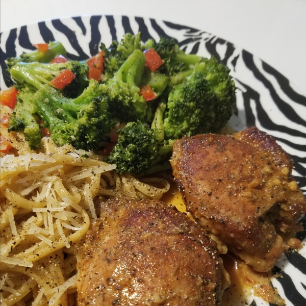 Easy Slow Cooker Chicken Thighs with Honey