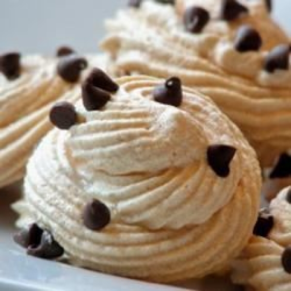 Chocolate Chip Meringue Drops