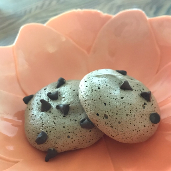Chocolate Chip Meringue Drops