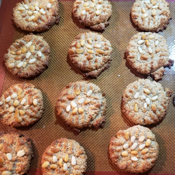 Low-Carb Almond Cinnamon Butter Cookies