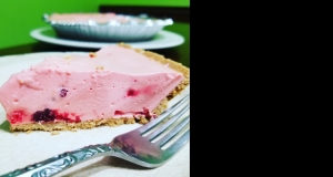No-Bake Creamy Raspberry Pie