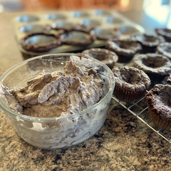Chocolate Cupcakes with Cream Cheese-Oreo-Buttercream Frosting