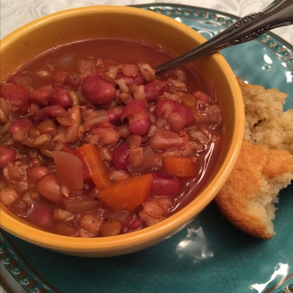 Instant Pot Vegan 15-Bean Soup